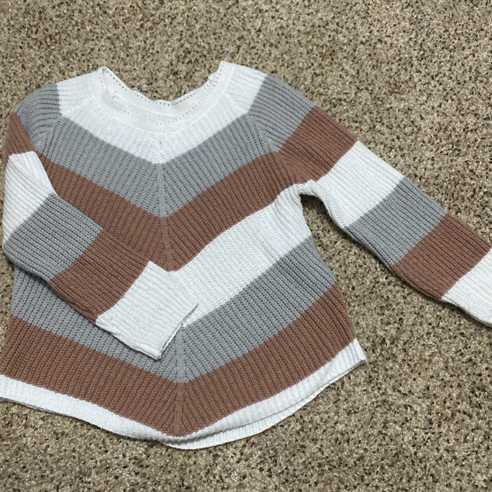 White, grey, reddish brown cotton sweater, great condition, S